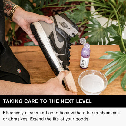 Jason Markk Essential Kit, Shoe Cleaner, 2-Piece Set, Deep Cleaning Solution & Durables Brush, Sneaker Care, Ideal for Footwear, Full Grain Leather, Rubber, and more, 4oz