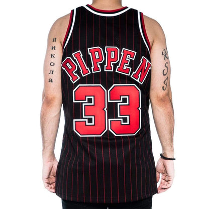 Mitchell & Ness Chicago Bulls Scottie Pippen '95-'96 Swingman Jersey