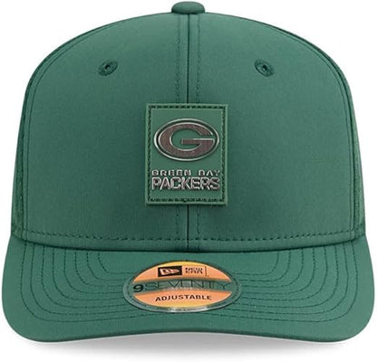New Era 9SEVENTY NFL 2025 Sideline Trucker Adjustable Snapback Hat (CA/US, Alpha, One Size, Green, Green Bay Packers)