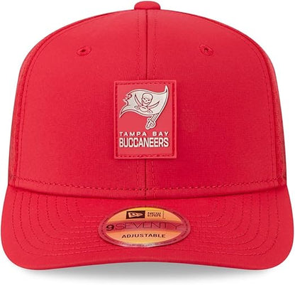 New Era Men's Red Tampa Bay Buccaneers 2025 Sideline 9SEVENTY Trucker Adjustable Hat