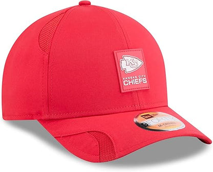 New Era Men's NFL 2025 Sideline M-Crown 9FORTY Adjustable Hat (CA/US, Alpha, One Size, Red, Kansas City Chiefs)