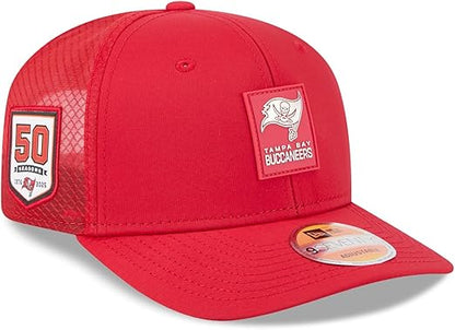 New Era Men's Red Tampa Bay Buccaneers 2025 Sideline 9SEVENTY Trucker Adjustable Hat