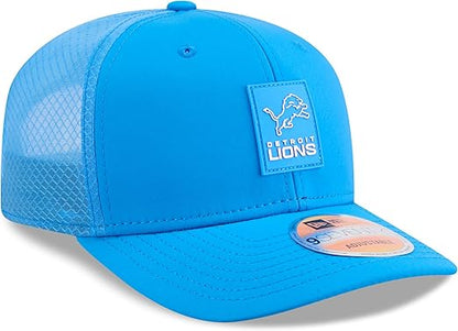 New Era 9SEVENTY NFL 2025 Sideline Trucker Adjustable Snapback Hat (CA/US, Alpha, One Size, Blue, Detroit Lions)