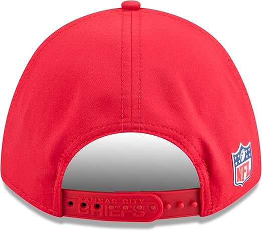 New Era Men's NFL 2025 Sideline M-Crown 9FORTY Adjustable Hat (CA/US, Alpha, One Size, Red, Kansas City Chiefs)