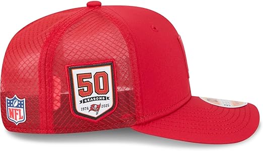 New Era Men's Red Tampa Bay Buccaneers 2025 Sideline 9SEVENTY Trucker Adjustable Hat