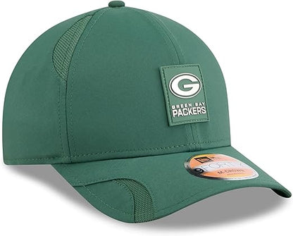New Era Men's NFL 2025 Sideline M-Crown 9FORTY Adjustable Hat (CA/US, Alpha, One Size, Green, Green Bay Packers)