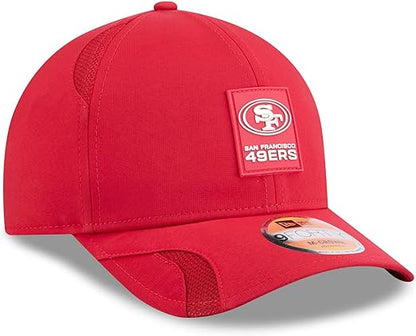 New Era Men's NFL 2025 Sideline M-Crown 9FORTY Adjustable Hat (CA/US, Alpha, One Size, Scarlet, San Francisco 49ers)