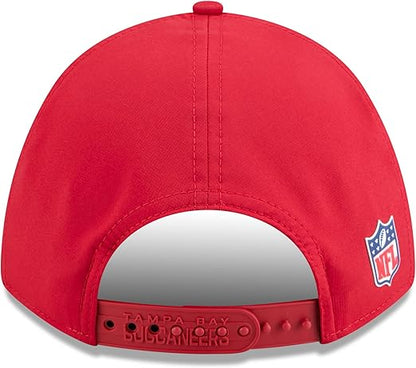 New Era Men's Red Tampa Bay Buccaneers 2025 Sideline M-Crown 9FORTY Adjustable Hat