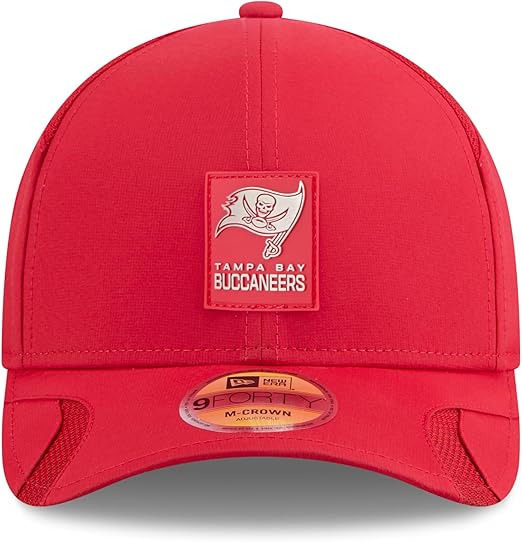 New Era Men's Red Tampa Bay Buccaneers 2025 Sideline M-Crown 9FORTY Adjustable Hat