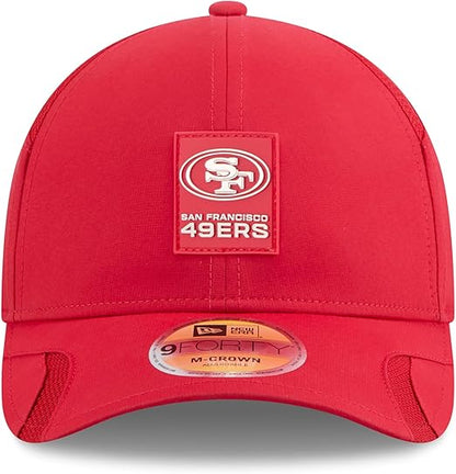 New Era Men's NFL 2025 Sideline M-Crown 9FORTY Adjustable Hat (CA/US, Alpha, One Size, Scarlet, San Francisco 49ers)