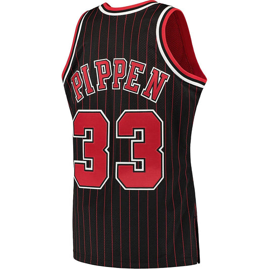 Mitchell & Ness Chicago Bulls Scottie Pippen '95-'96 Swingman Jersey