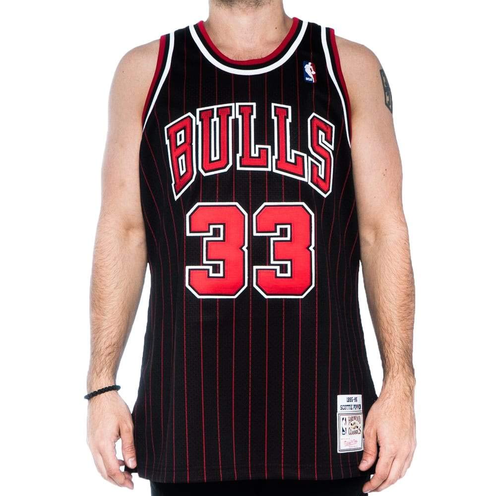 Mitchell & Ness Chicago Bulls Scottie Pippen '95-'96 Swingman Jersey